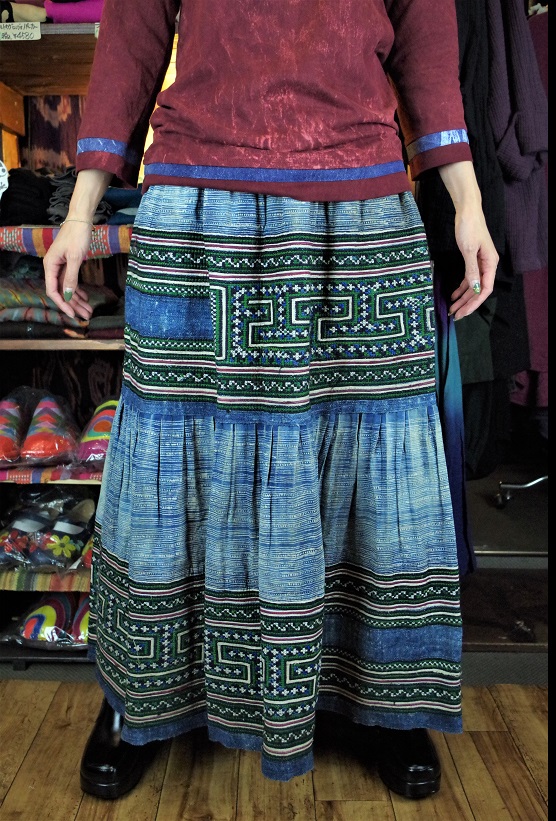 即納NEW モン族 古布 ビンテージ 刺繍 ロウ傑 藍染 インディゴ 巻き スカート 6SjoJ-m89477282912 
